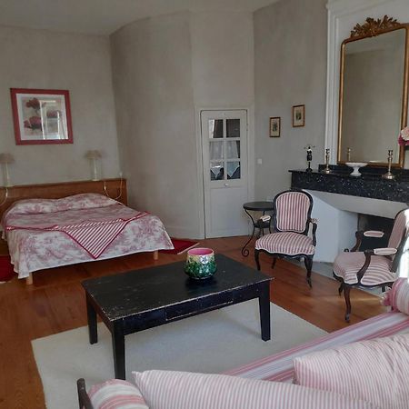 Au Chateau Juillac Szoba fotó