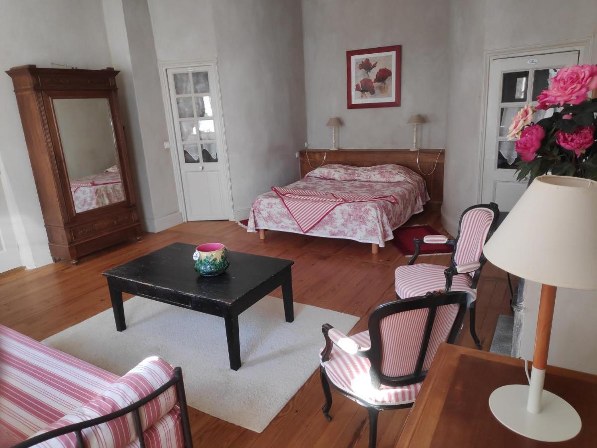 Au Chateau Juillac Szoba fotó